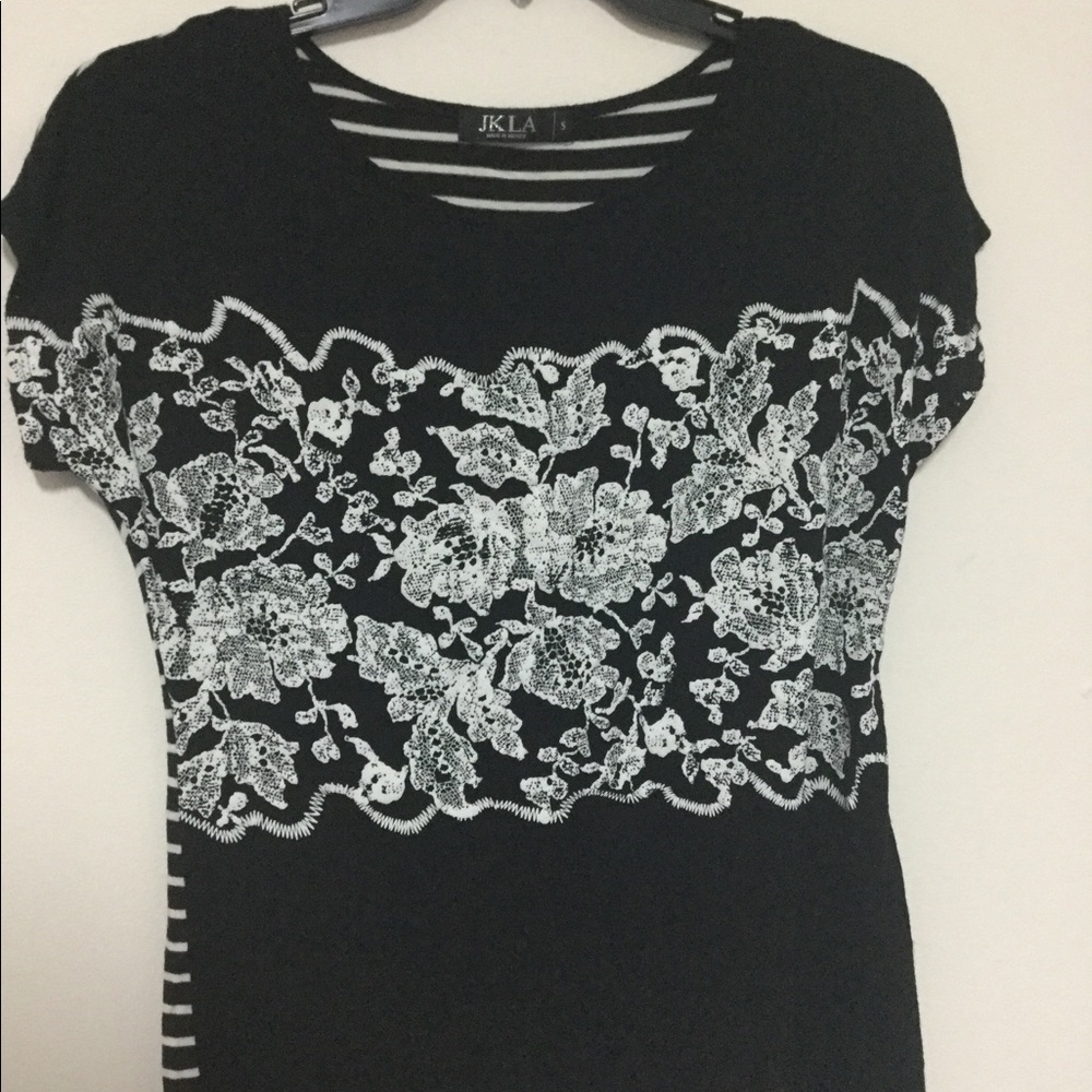 Blouse : black and white